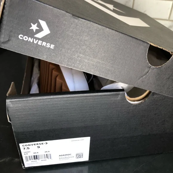 Chuck Taylor Converse Black and White Leather Unisex High-Top Sneakers. NEW! - Picture 11 of 11